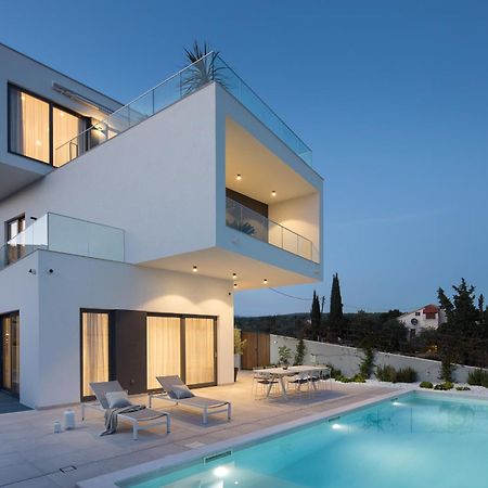Villa Juliet โตรกีร์ ภายนอก รูปภาพ