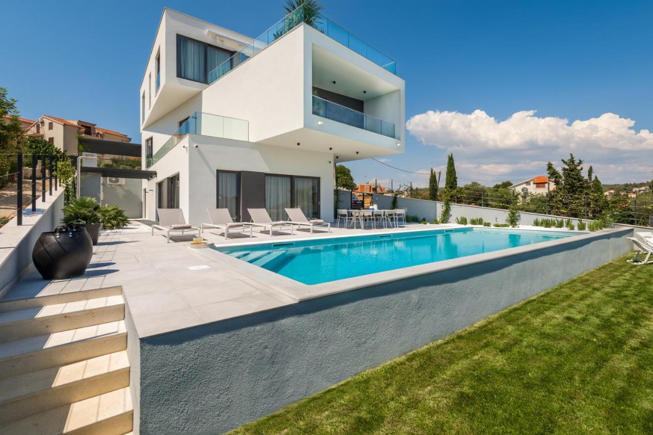 Villa Juliet โตรกีร์ ภายนอก รูปภาพ